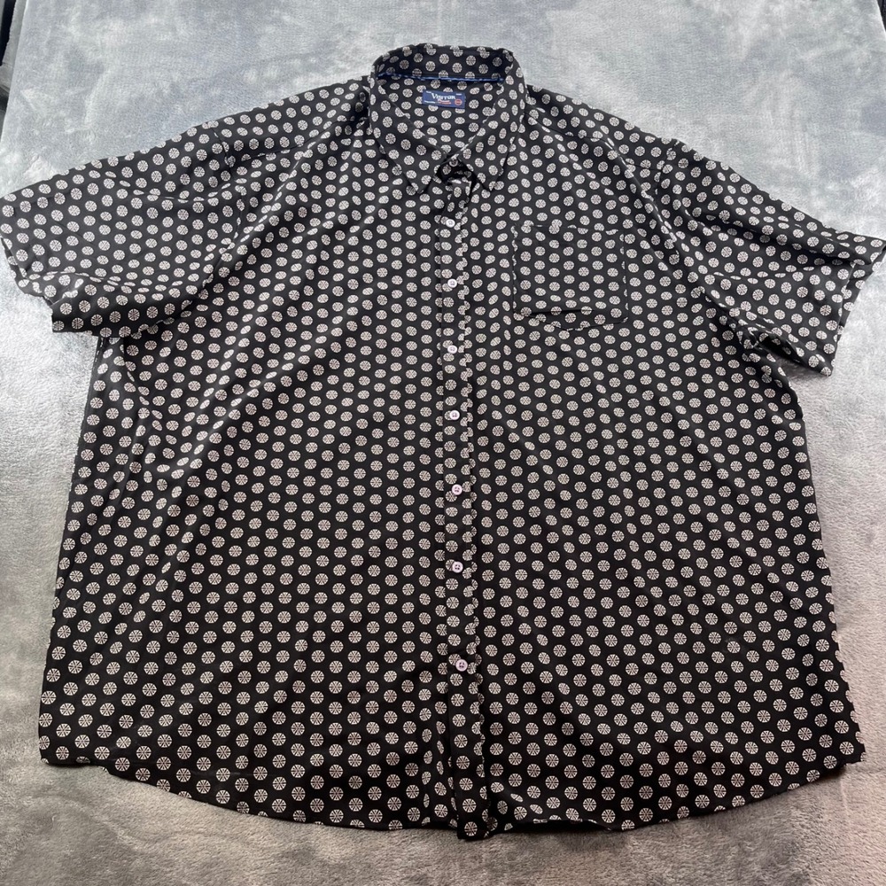 Visitor Premium Mens 3XLB Black Medallion Print 4-Way Stretch Short Sleeve Shirt